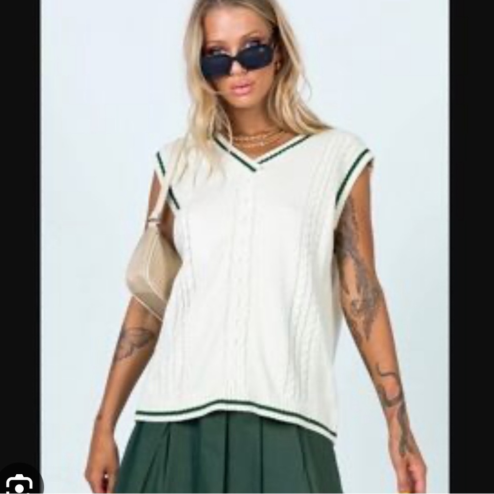 PRINCESS POLLY OVERSIZED CREAM SWEATER -NWT